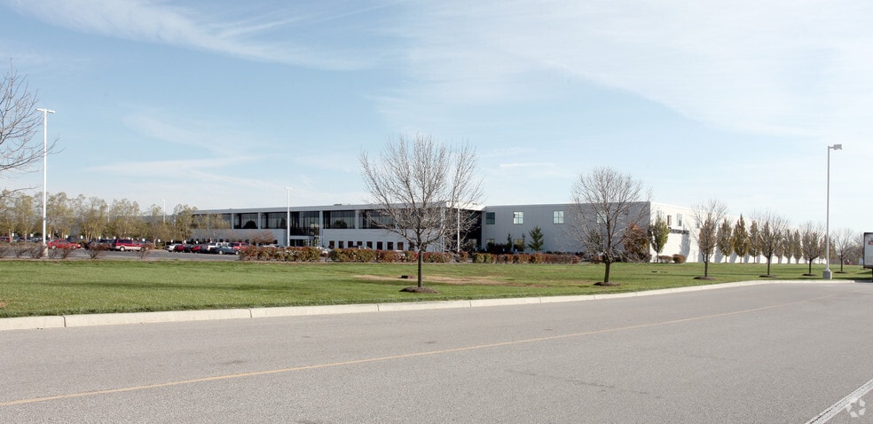 501 Airtech Pky, Plainfield, IN for lease - Primary Photo - Image 1 of 5