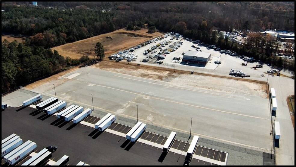 1515 Great Costal Drive, Chester, VA for lease - Building Photo - Image 1 of 4