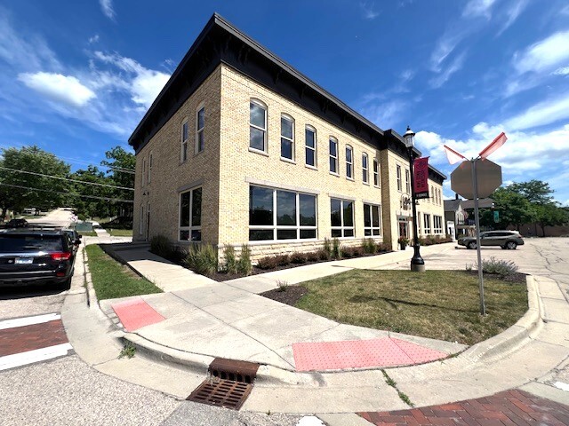 220 N River St, East Dundee, IL for sale Building Photo- Image 1 of 42