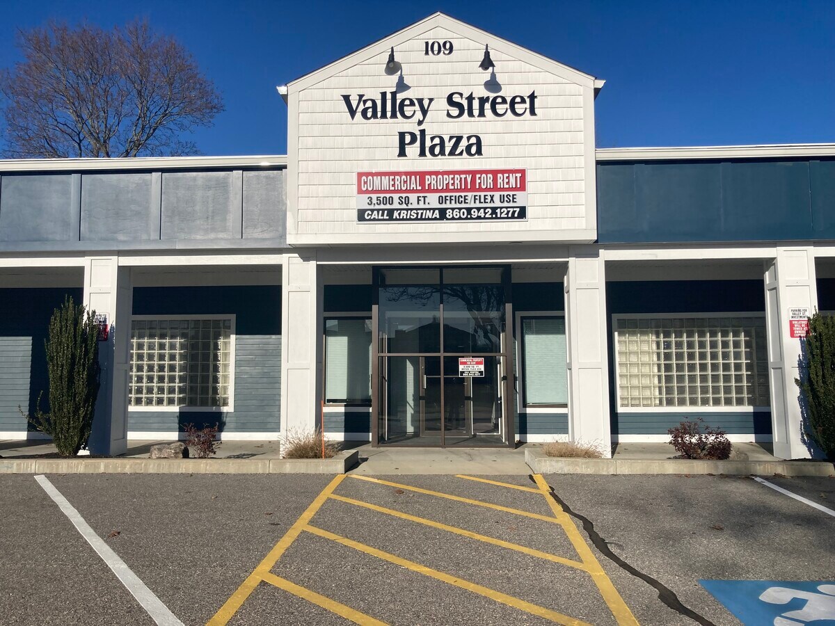 109 Valley St, Willimantic, CT 06226