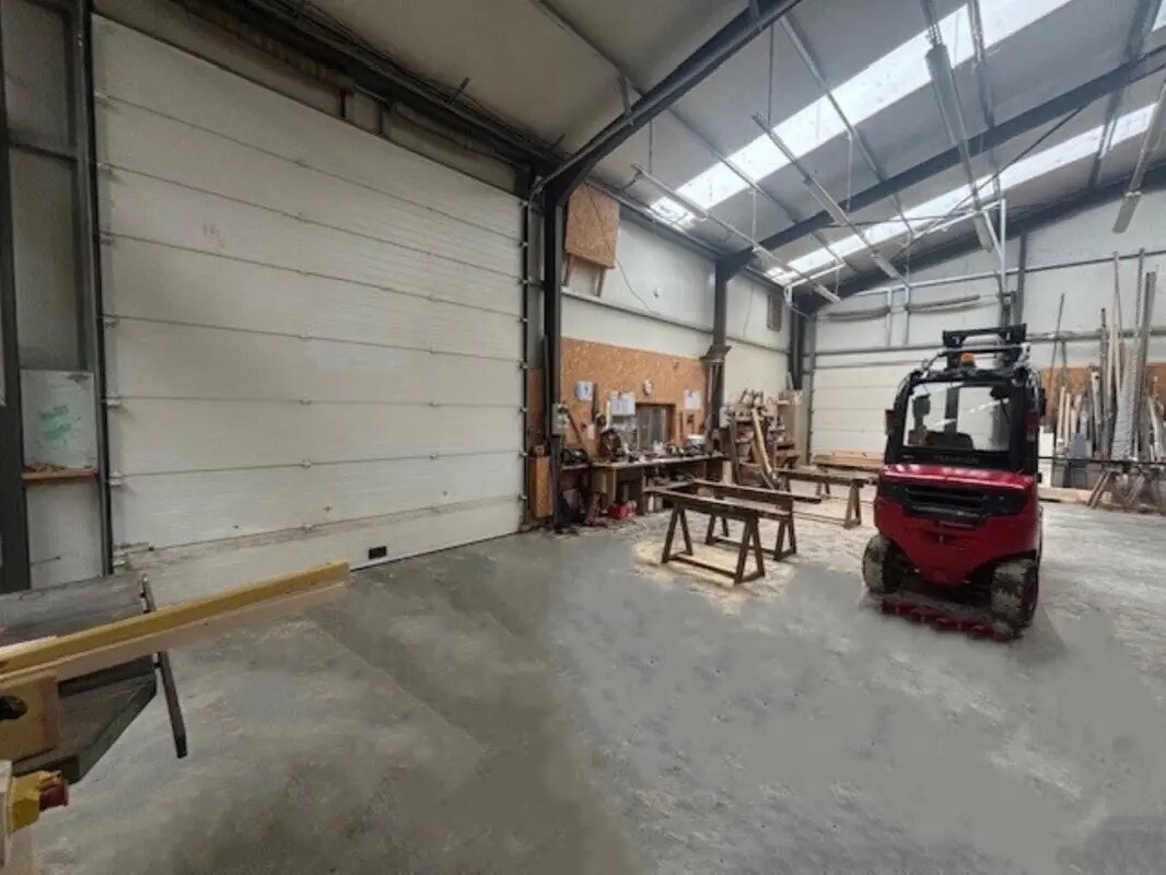 Flex in Boissy-sous-Saint-Yon for sale Building Photo- Image 1 of 8