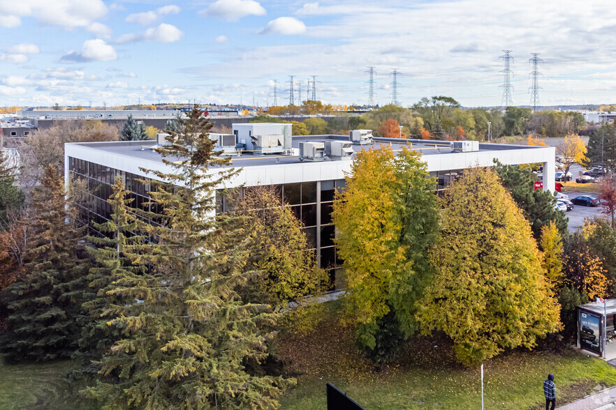 2255 St Laurent Blvd, Ottawa, ON for lease - Building Photo - Image 3 of 4