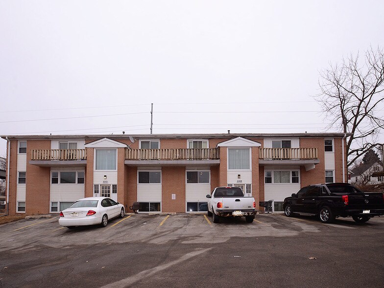 5001 Woolworth Ave, Omaha, NE 68106