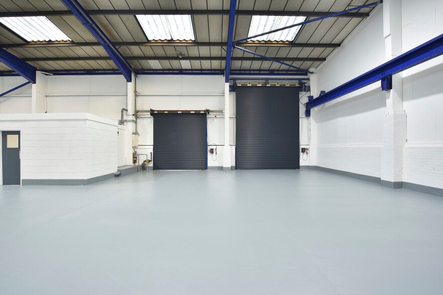 Roundthorn Industrial Estate, Ennis Close, Manchester for lease - Building Photo - Image 3 of 15