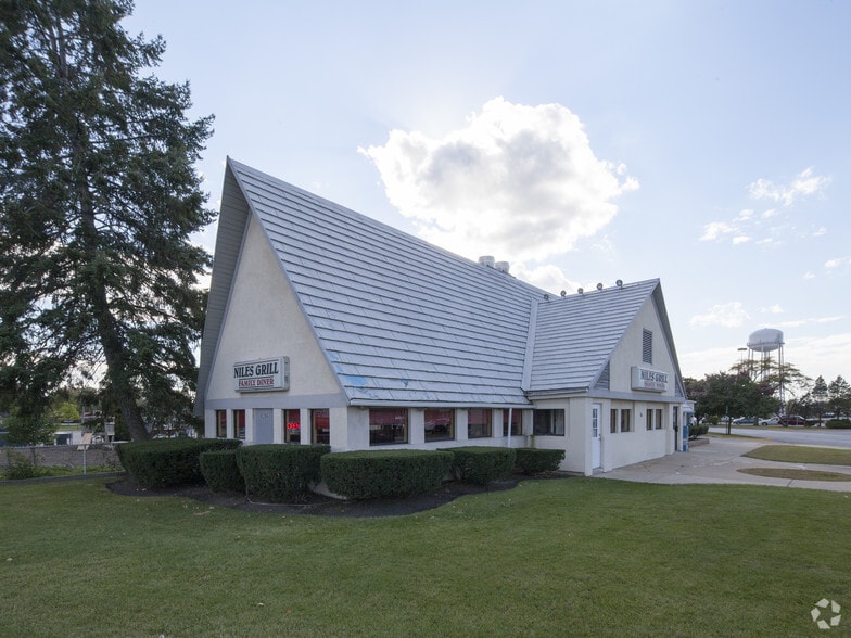 9206 N Milwaukee Ave, Niles, IL for sale - Primary Photo - Image 1 of 3