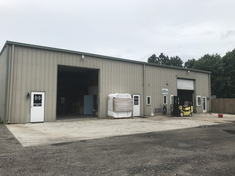 113 Hamilton Ct, Powells Point, NC for sale - Building Photo - Image 1 of 1