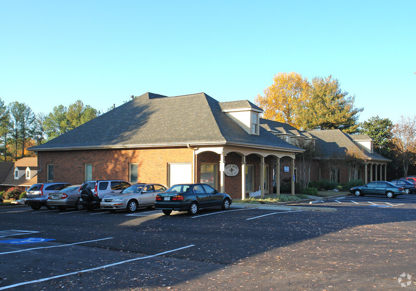 1305 Hembree Rd, Roswell, GA for lease - Primary Photo - Image 1 of 8