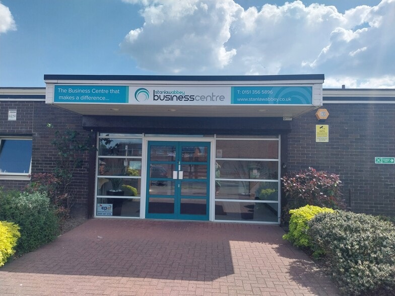 Dover Dr, Ellesmere Port for lease - Building Photo - Image 1 of 8