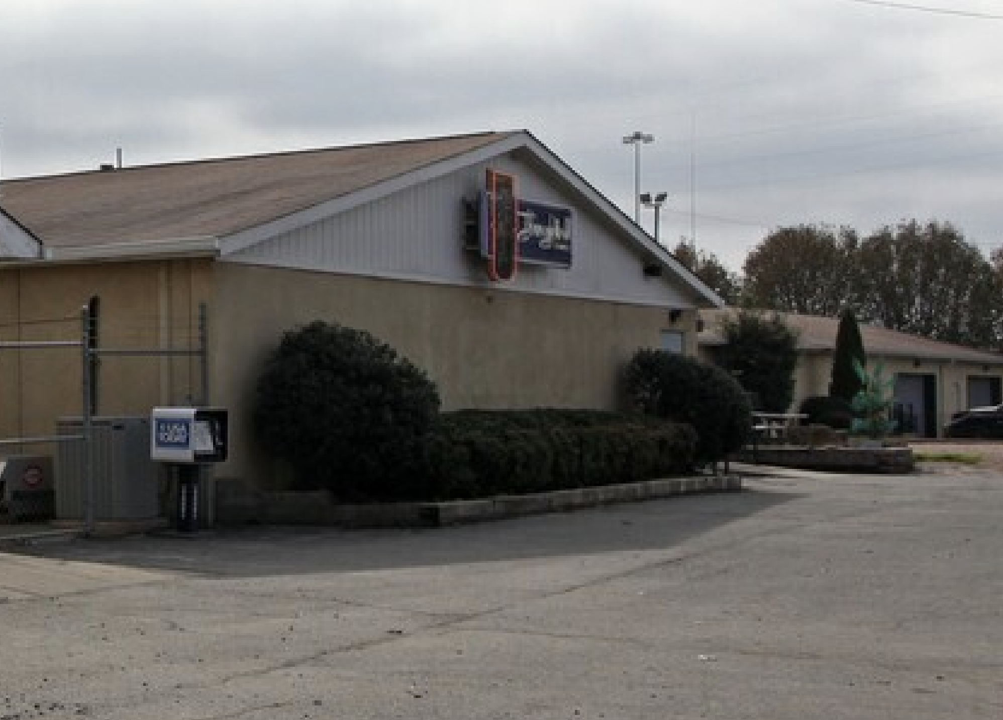 4925 Rozzelles Ferry Rd, Charlotte, NC for lease Building Photo- Image 1 of 7