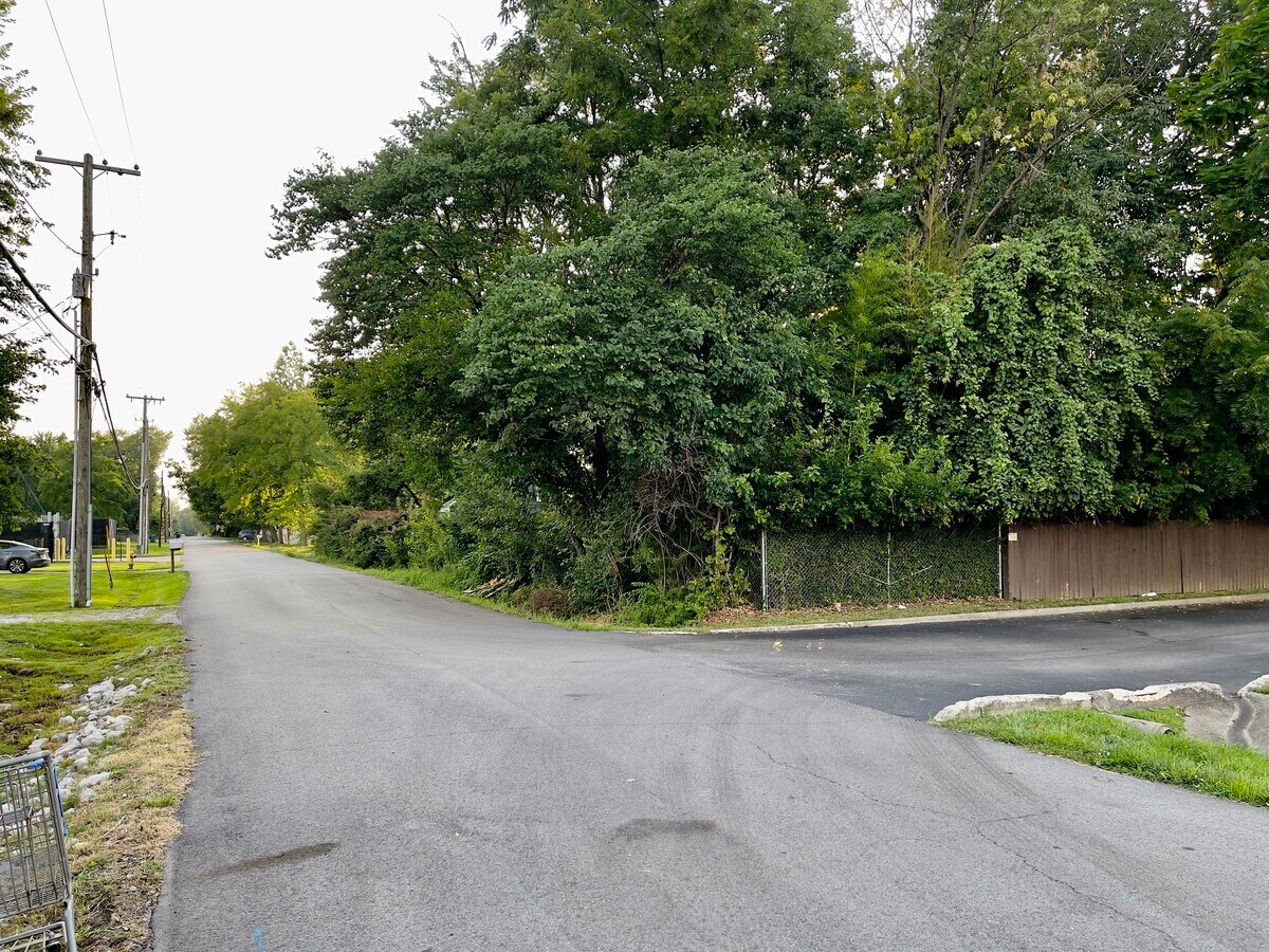 1161 Lone Oak, Louisville, KY 40219