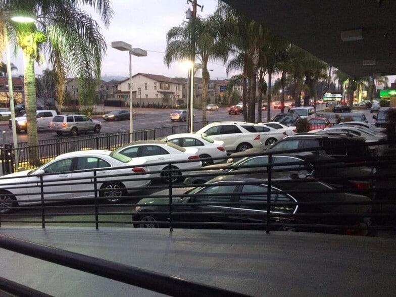 910 E Whittier Blvd, La Habra, CA for lease - Building Photo - Image 3 of 18