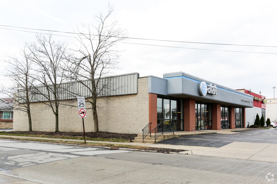 6290-6294 Mayfield Rd, Mayfield Heights, OH for lease - Building Photo - Image 3 of 4