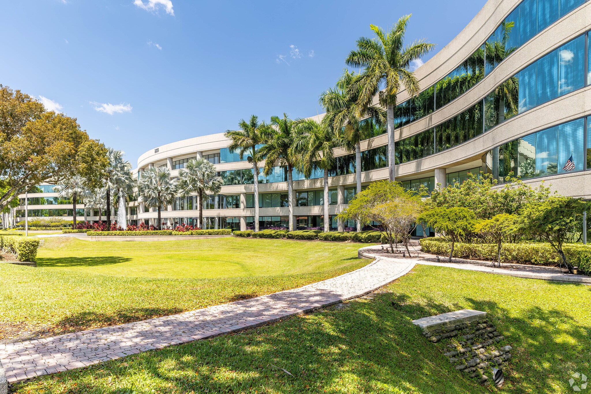 2255 Glades Rd, Boca Raton, FL for lease Building Photo- Image 1 of 14