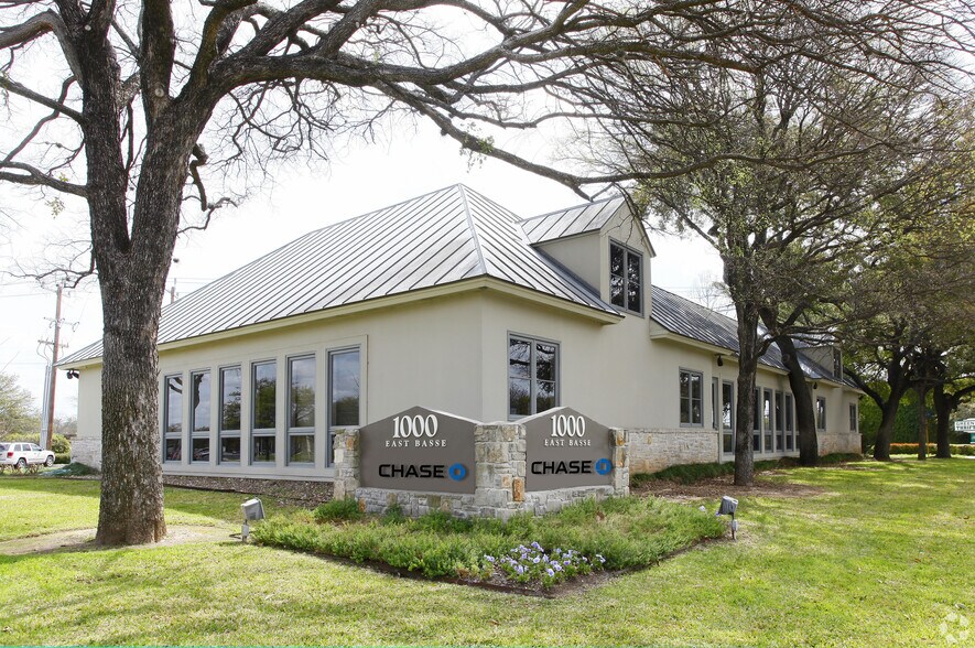 1000 E Basse Rd, San Antonio, TX for sale - Building Photo - Image 1 of 1