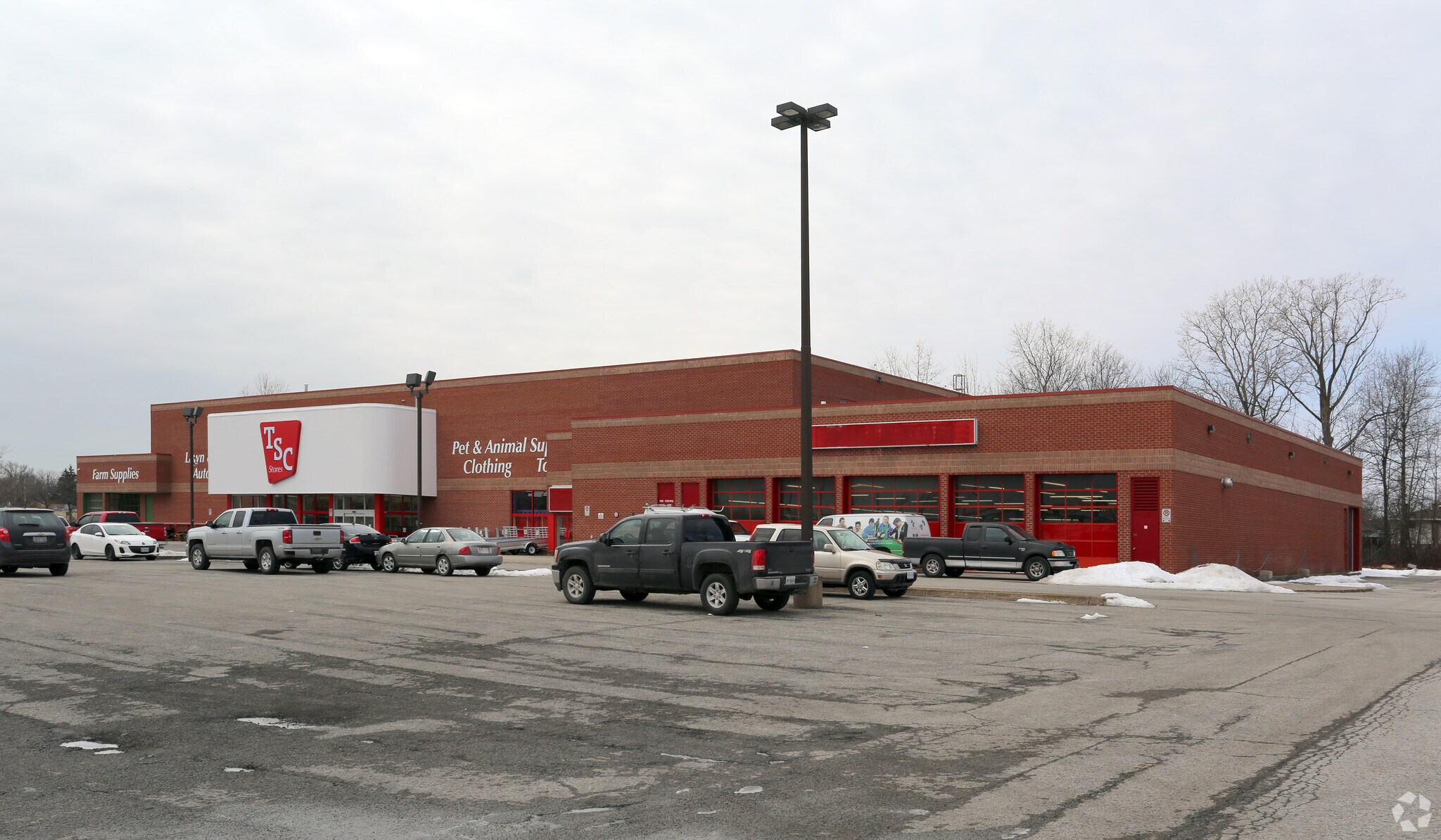 777 Niagara St, Welland, ON for lease Primary Photo- Image 1 of 3