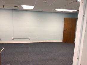 1130 Perry Hwy, Pittsburgh, PA for lease Interior Photo- Image 2 of 4