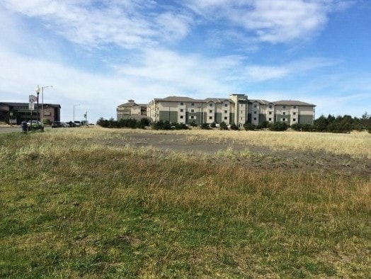 81-83 Sid Snyder Dr, Long Beach, WA for sale - Primary Photo - Image 1 of 15