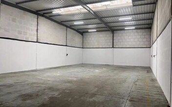 Industrial in Bondy for lease Interior Photo- Image 1 of 4