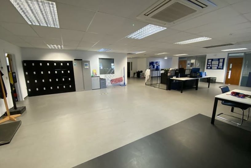 Annie Reed Rd, Beverley for sale - Interior Photo - Image 2 of 4