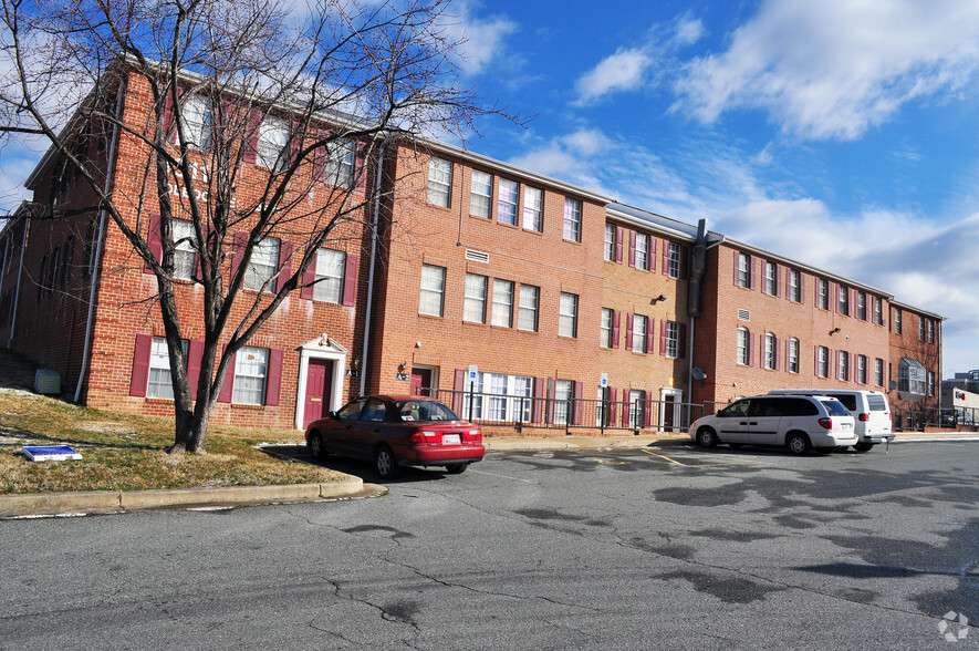 3311 Toledo Ter, Hyattsville, MD for sale - Primary Photo - Image 1 of 1