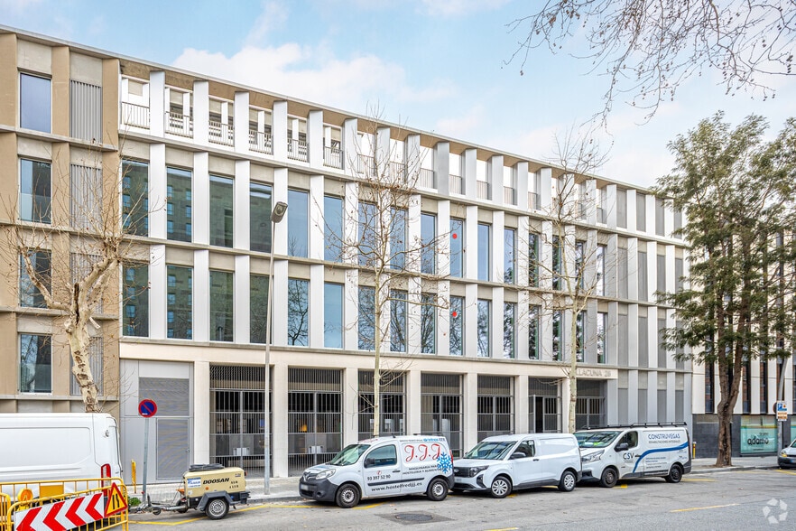 Carrer de la Llacuna, 26, Barcelona, Barcelona for lease - Building Photo - Image 3 of 7