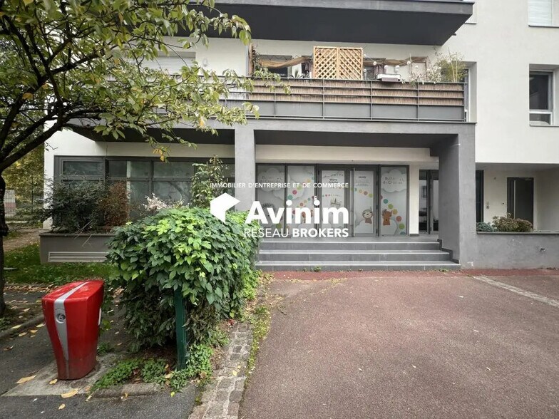 Retail in Orsay for sale - Building Photo - Image 1 of 21