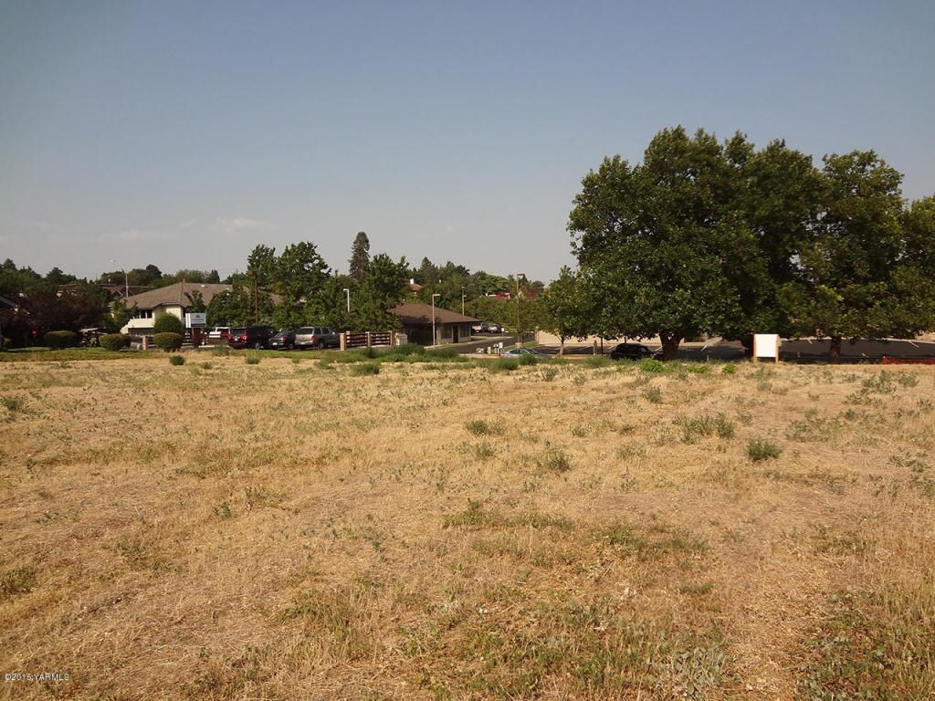 118 N 50th Ave, Yakima, WA for sale Primary Photo- Image 1 of 1