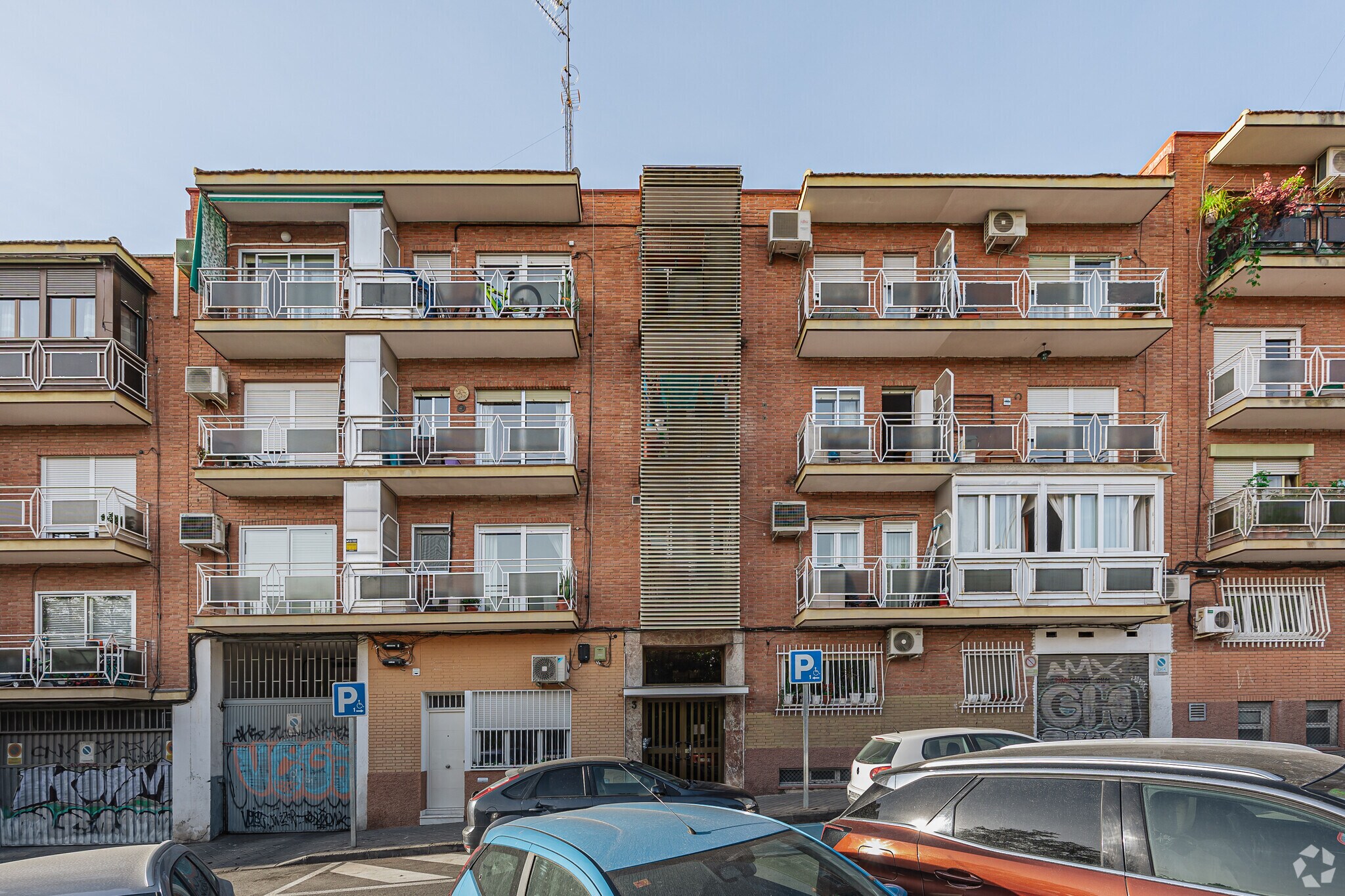 Calle Consuelo Guzmán, 3, Madrid, Madrid for sale Primary Photo- Image 1 of 1