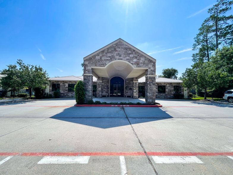 819 Crossbridge Dr, Spring, TX for sale - Building Photo - Image 1 of 3