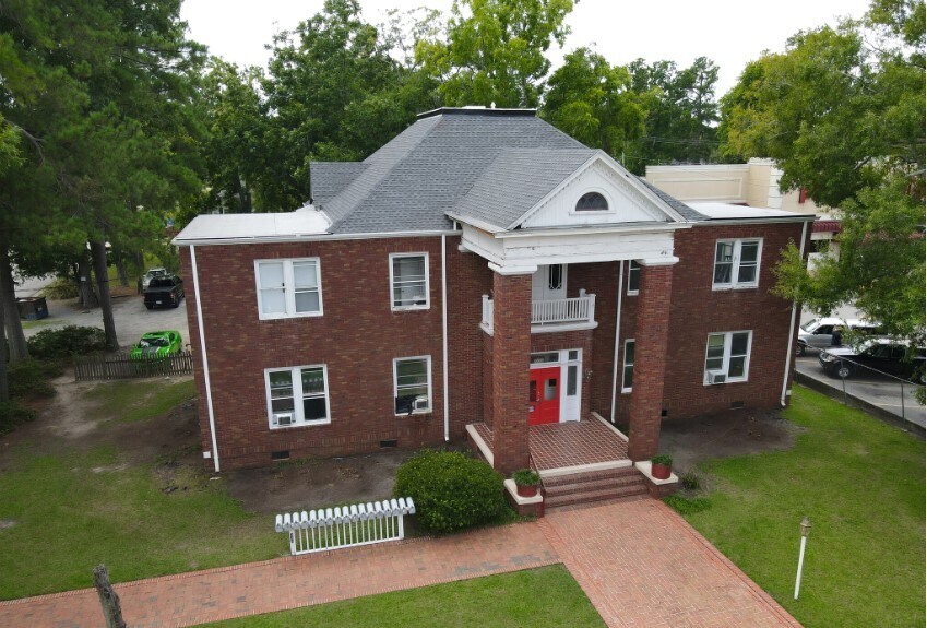 233 E Church St, Laurinburg, NC 28352