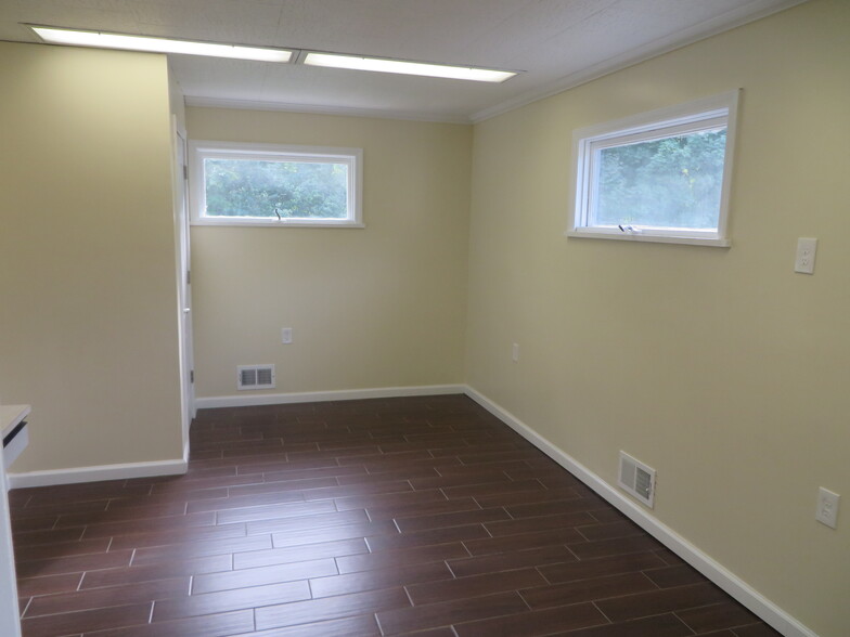 286 E Main St, Somerville, NJ for lease - Interior Photo - Image 2 of 14