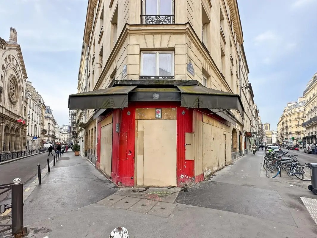 Retail in Paris for lease Building Photo- Image 1 of 4