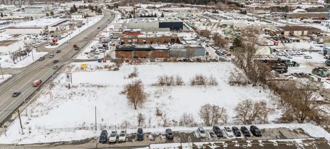 1611 Victoria St N, Kitchener, ON for sale Primary Photo- Image 1 of 1