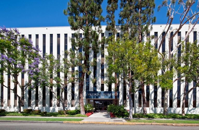 575 E Hardy St, Inglewood, CA for lease - Building Photo - Image 1 of 8