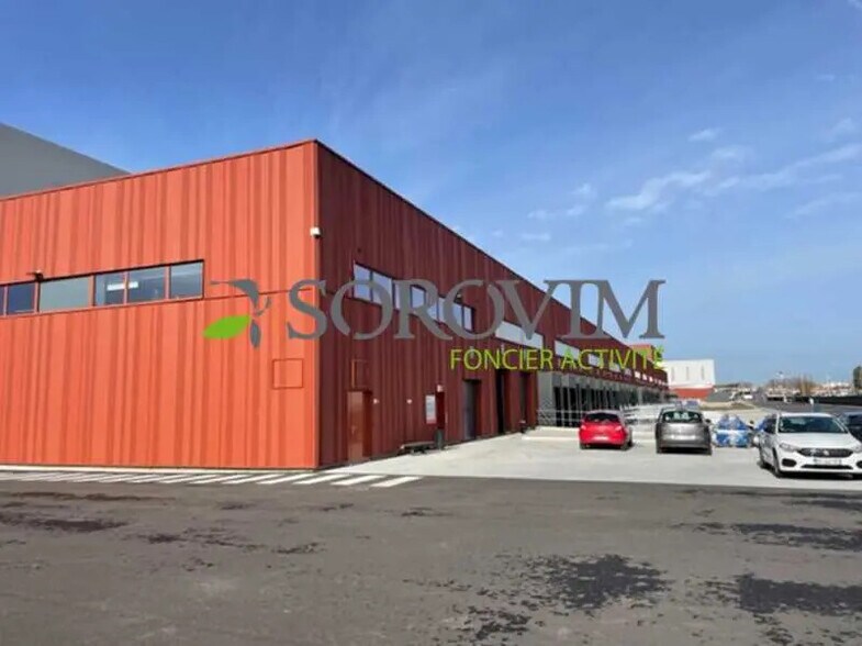 Flex in Lyon for lease - Building Photo - Image 2 of 7