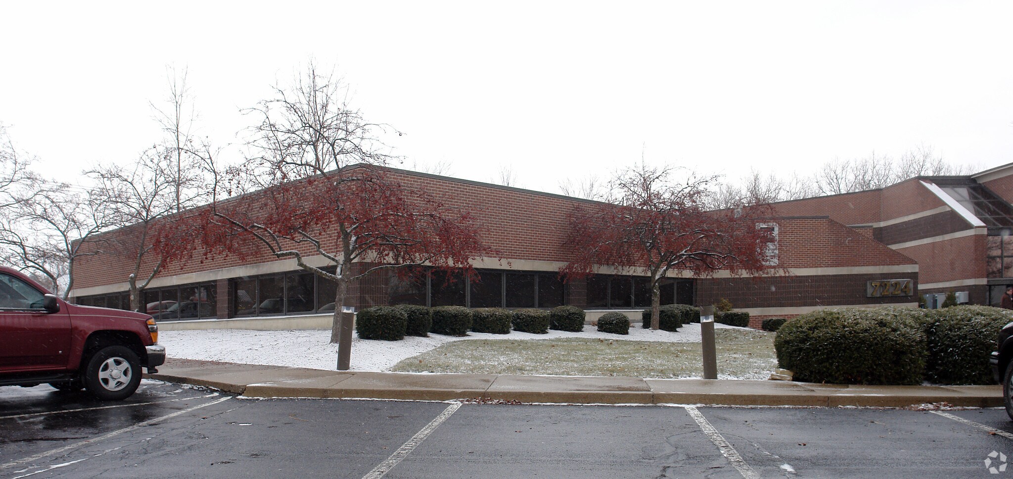 7224 Engle Rd, Fort Wayne, IN for sale Primary Photo- Image 1 of 1
