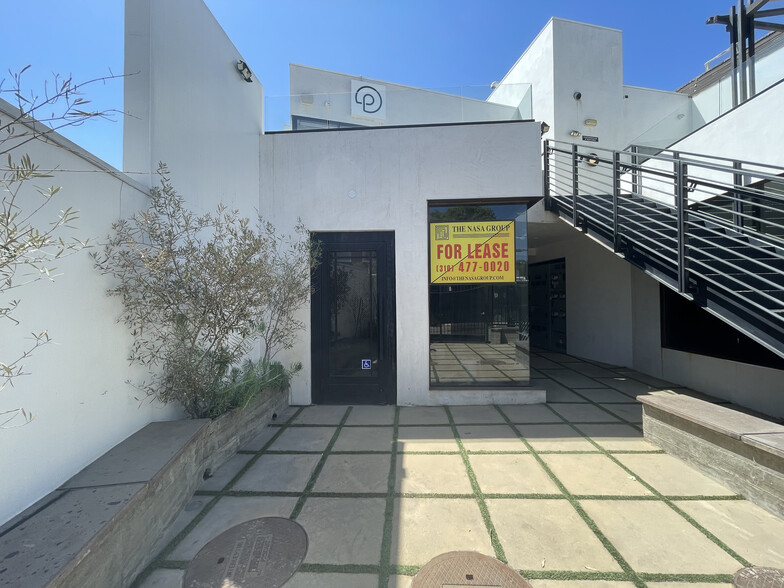 8445-8447 Melrose Ave, West Hollywood, CA for lease - Building Photo - Image 2 of 8