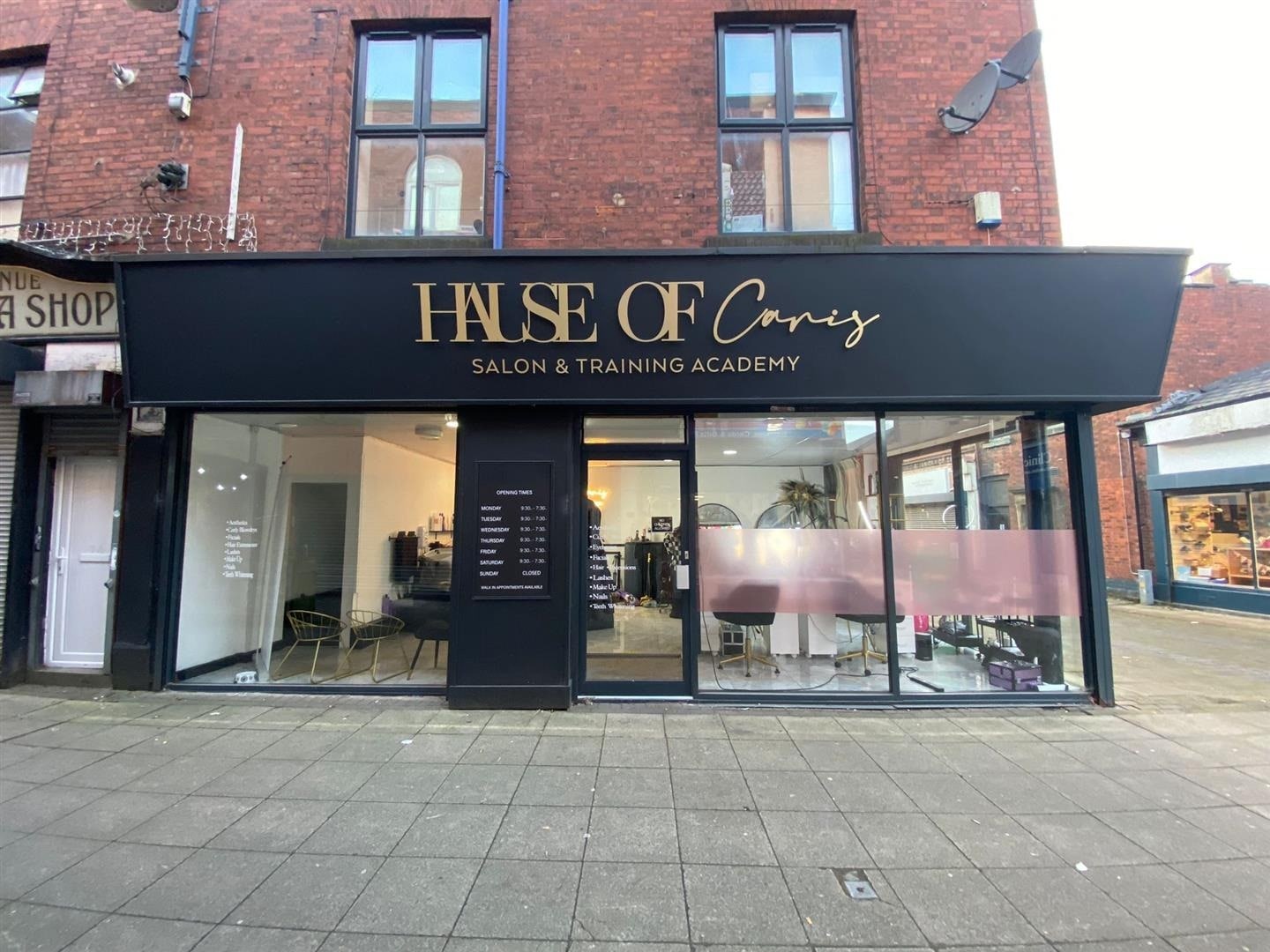 9-11 Market Ave, Ashton Under Lyne for sale Primary Photo- Image 1 of 1