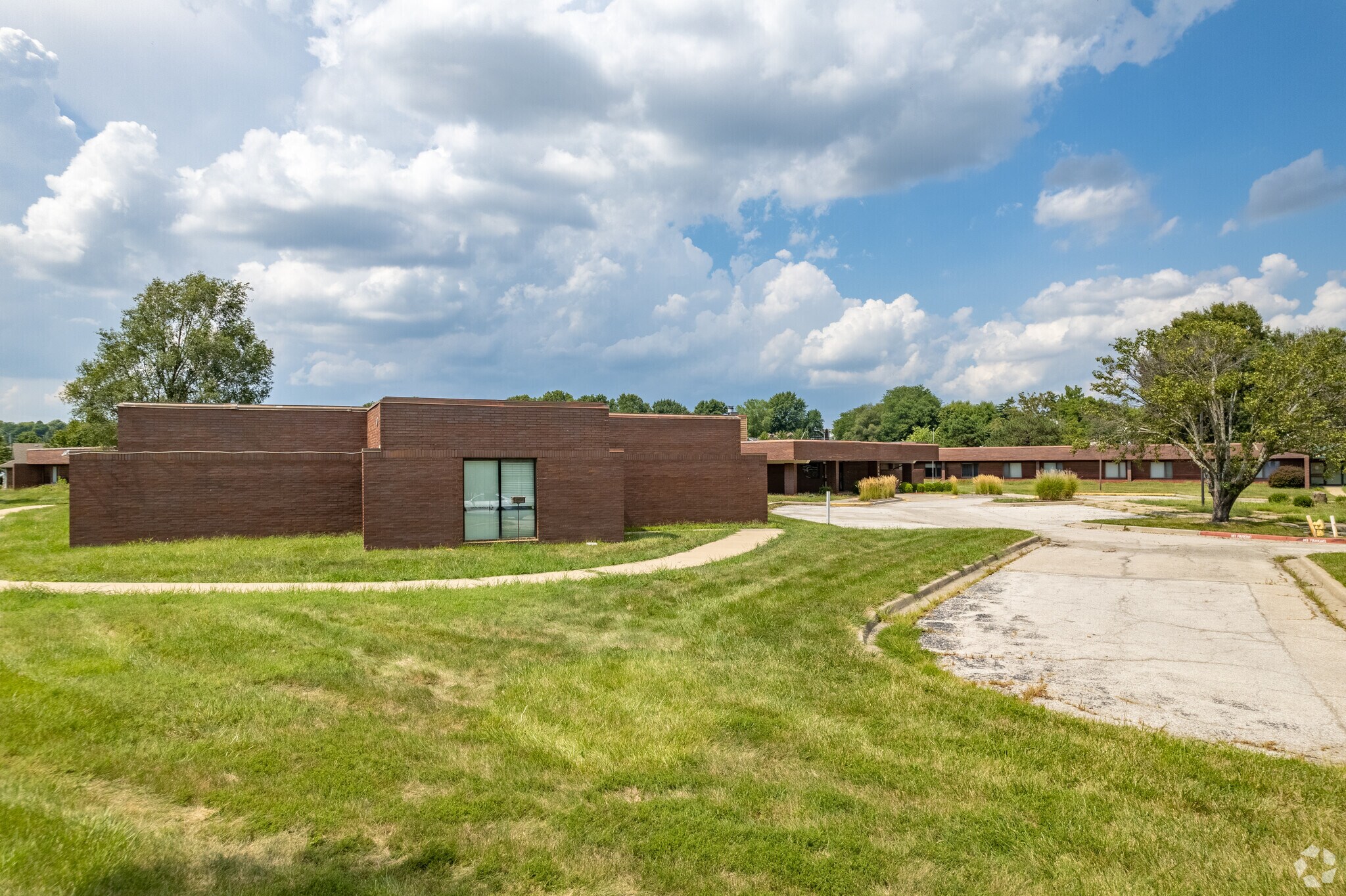 11901 Jessica Ln, Raytown, MO for sale Primary Photo- Image 1 of 1