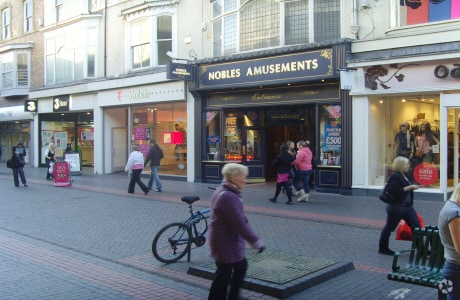 77-79 Linthorpe Rd, Middlesbrough for lease - Primary Photo - Image 1 of 1