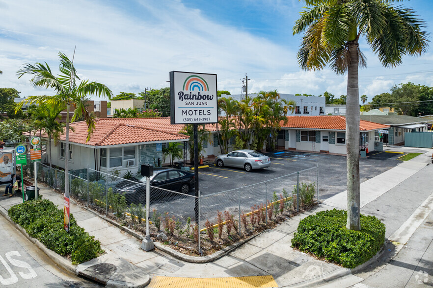 2390 SW 8th St, Miami, FL for sale - Building Photo - Image 1 of 15