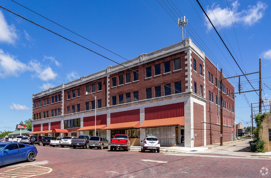 115-121 W 6th Ave, Bristow, OK for sale - Building Photo - Image 1 of 1