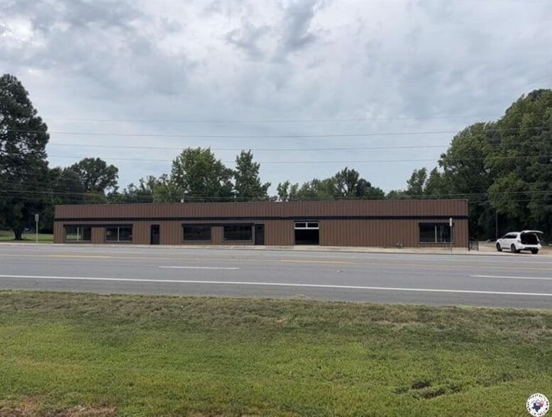 4210 E 9th St, Texarkana, AR for sale - Building Photo - Image 1 of 11
