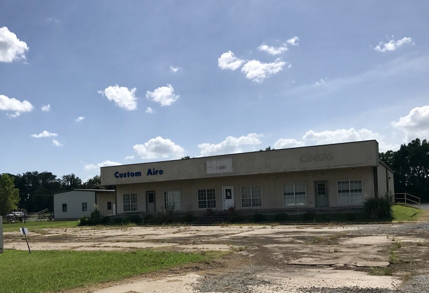 8429 N State Line Ave, Texarkana, TX 75503