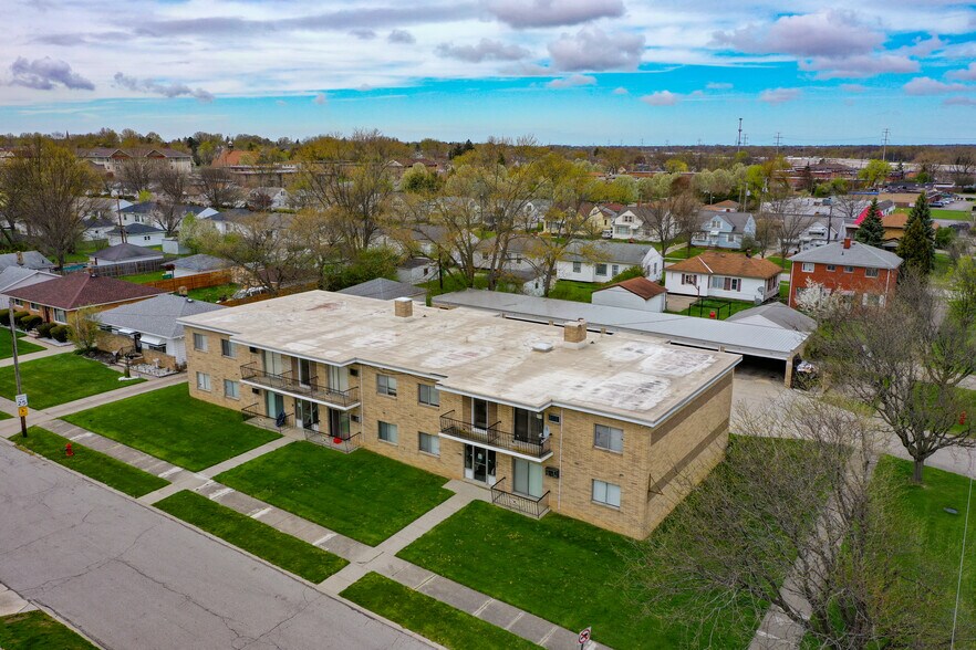 16025 Dunbury Dr, Maple Heights, OH 44137