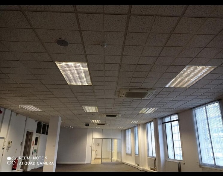 41-45 George St, Croydon for lease - Interior Photo - Image 3 of 58