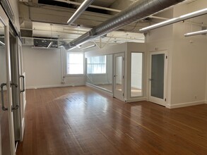 1231 NW Hoyt St, Portland, OR for lease Interior Photo- Image 2 of 5