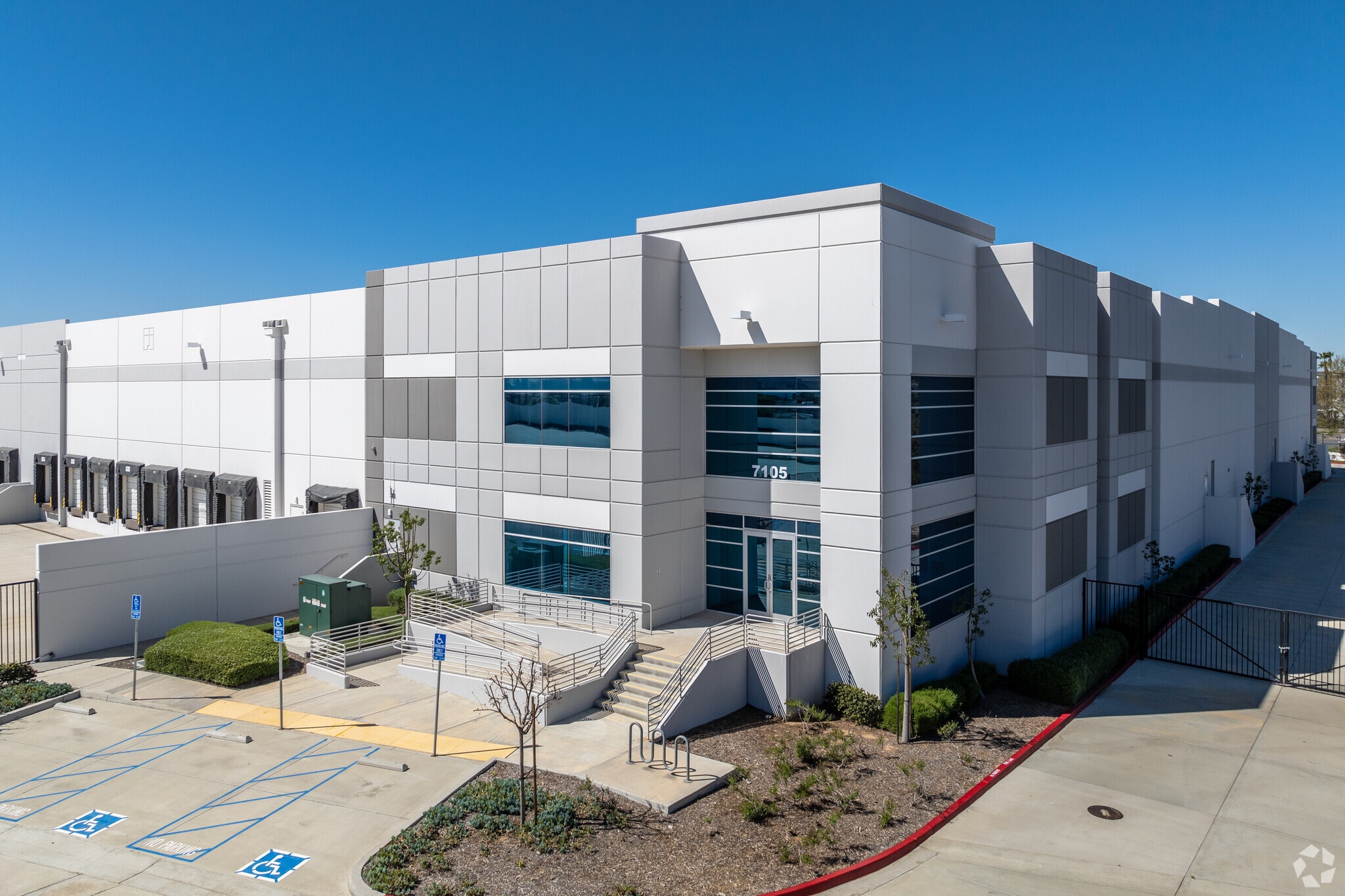 7105 Old 215 Frontage Rd, Riverside, CA for lease Building Photo- Image 1 of 7