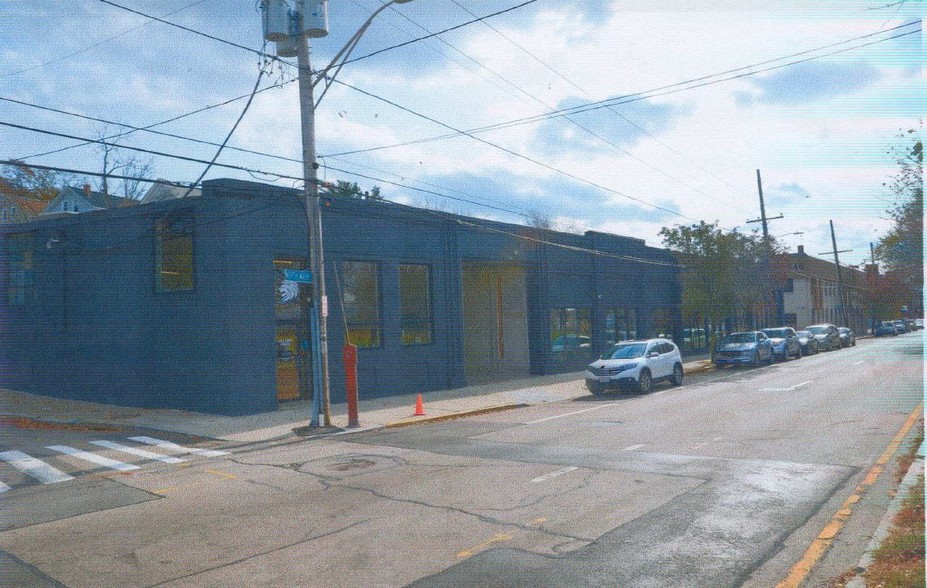 859 N Main St, Providence, RI for lease - Building Photo - Image 2 of 8