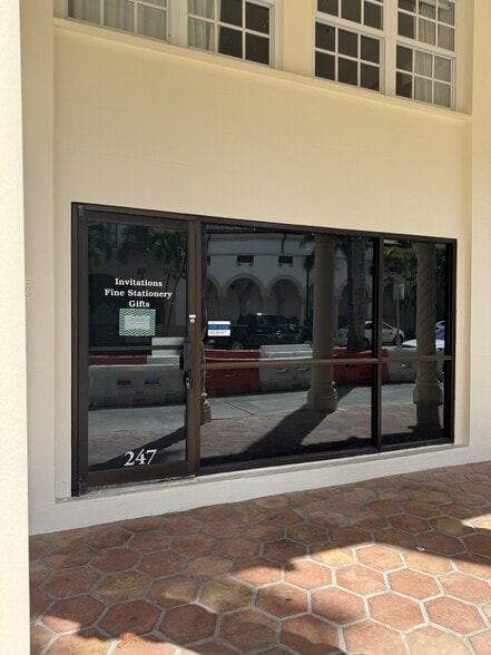 247 Sunrise Ave, Palm Beach, FL for lease - Building Photo - Image 2 of 4